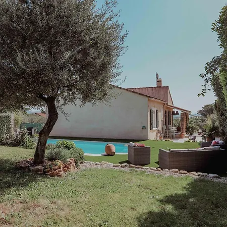 Дом отдыха L'abeliano - House With Pool Near Uzs *