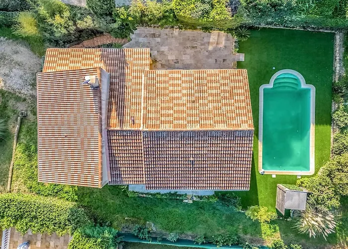 L'abeliano - House With Pool Near Uzes